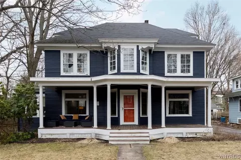 76 N Grove St, Aurora, NY 14052