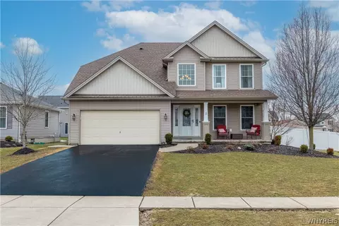 2360 Agassiz Dr, Lake View, NY 14085