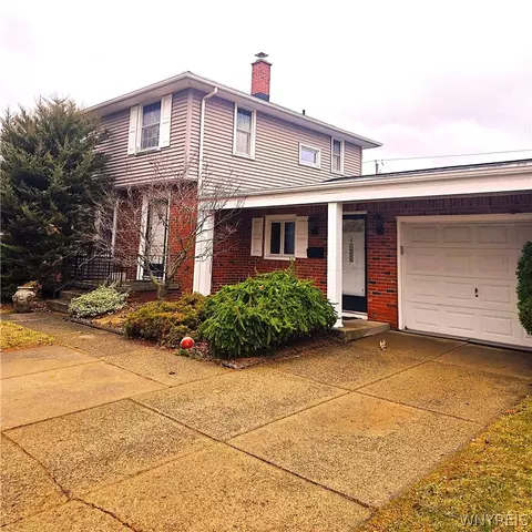 225 Donna Lea Blvd, Amherst, NY 14221