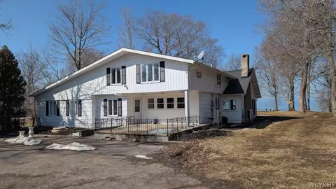 1641 Lake Rd, Porter, NY 14174