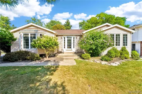 207 N Harvest St, Amherst, NY 14221
