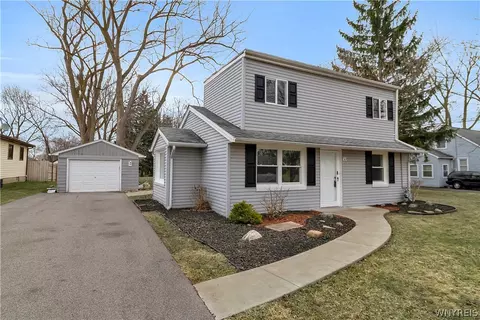 363 Country Pkwy, Amherst, NY 14221