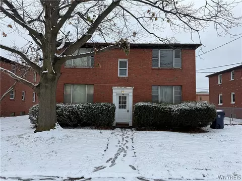 40 Eagan Dr, Lackawanna, NY 14218
