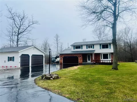 7370 Delamater Rd, Evans, NY 14047