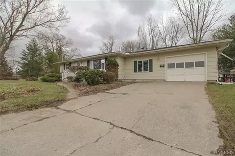151 Worthy Ave, Ridgeway, NY 14103
