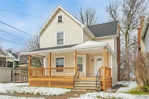 35 Corinthia St, Lockport, NY 14094