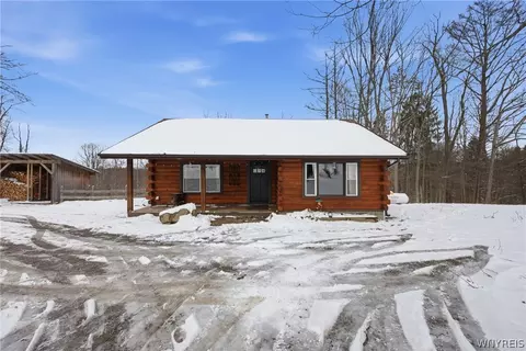 4704 Town Line Rd, Delevan, NY 14042