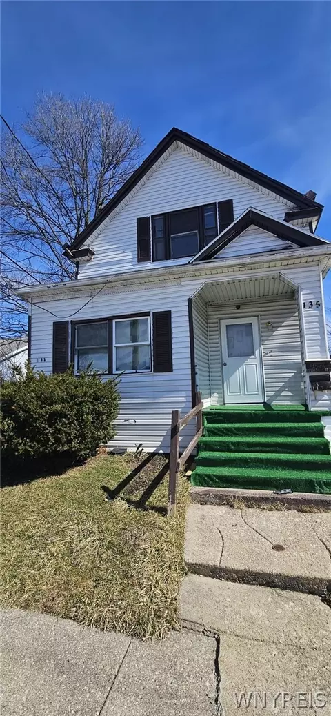 135 Ivy St, Buffalo, NY 14211