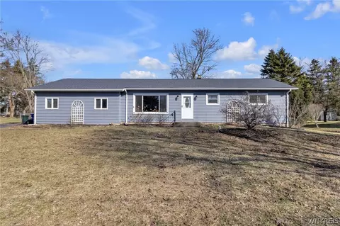 5769 Griffin St, Sanborn, NY 14132