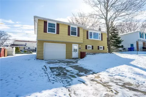 77 Roosevelt Ave, West Seneca, NY 14224