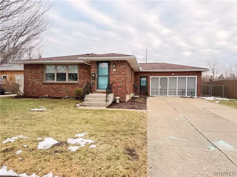 43 Marilyn Dr, West Seneca, NY 14224