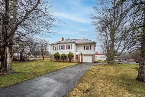 8465 Transit Rd, East Amherst, NY 14051