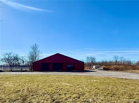 13081 Main Rd, Newstead, NY 14001