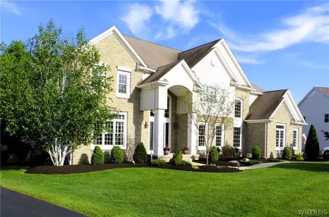 6555 Ashford Ct, East Amherst, NY 14051