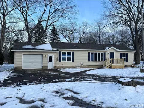 10966 S Roberts, Dunkirk, NY 14048