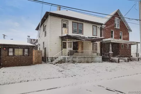 352 9th St, Niagara Falls, NY 14303