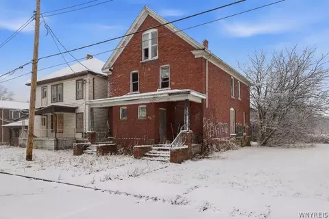364 9th St, Niagara Falls, NY 14303