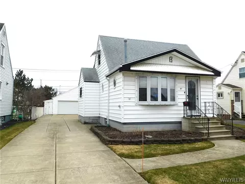 97 Southern Pkwy, Cheektowaga, NY 14225