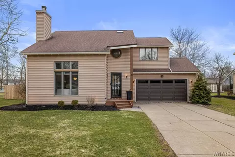 10 Royal Oak Cir, Grand Island, NY 14072