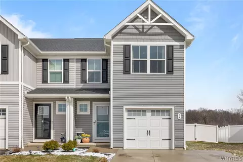 14 Grant Ct, West Seneca, NY 14218