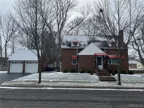 36 Woodrow Rd, Batavia, NY 14020
