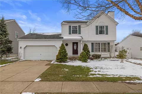 30 Parktrail Ln, Cheektowaga, NY 14227