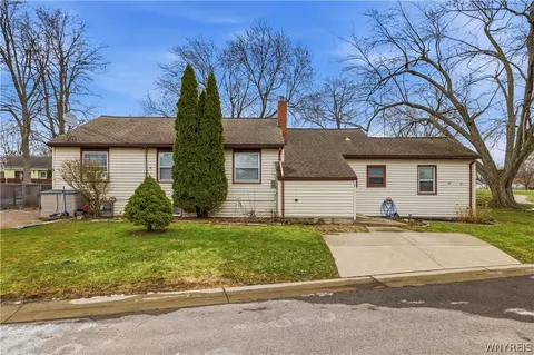 3 Primrose Dr, Cheektowaga, NY 14225
