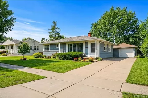 132 Glenhurst Rd, Tonawanda, NY 14150