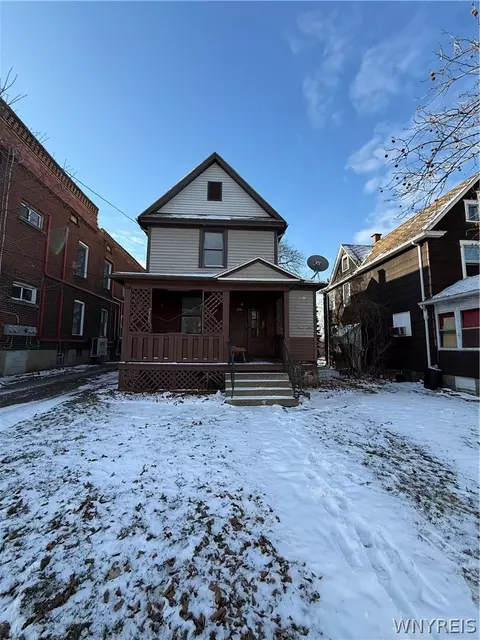 725 Monteagle St, Niagara Falls, NY 14305
