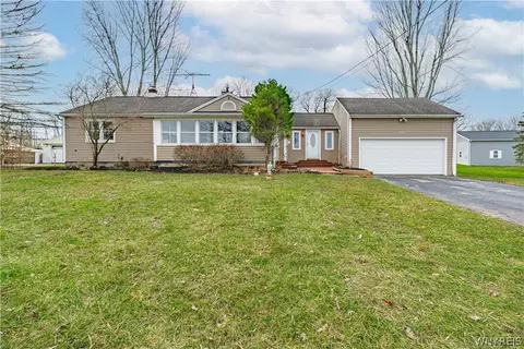 7330 Salt Rd, Clarence Center, NY 14032