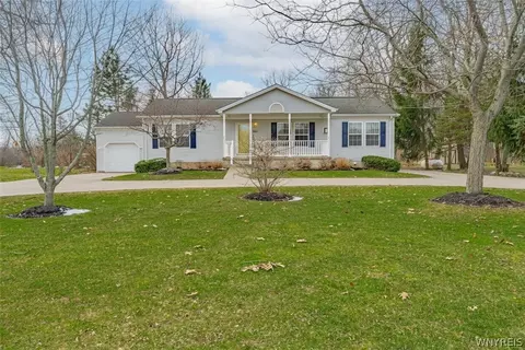4986 Shunpike Rd, Cambria, NY 14094