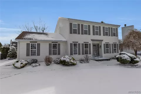 30 Willow Ridge Ln, Lancaster, NY 14086
