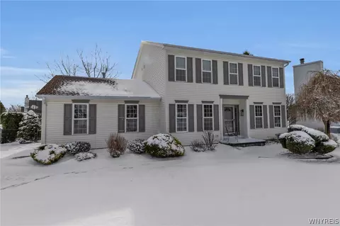 30 Willow Ridge Ln, Lancaster, NY 14086