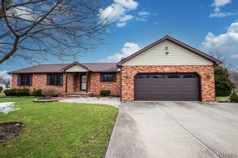 3095 Stony Point Rd, Grand Island, NY 14072