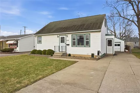 77 King Ave, Depew, NY 14043