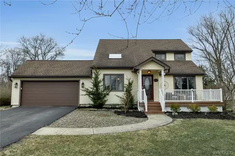 6727 Campbell Blvd, Pendleton, NY 14094
