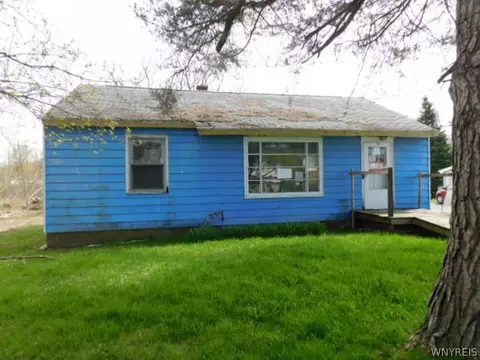 1561 Tuscarora Rd, Niagara, NY 14304