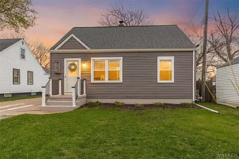 47 Sutley Ct, Tonawanda, NY 14150