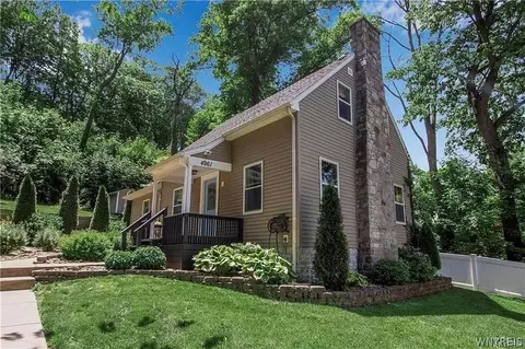 4961 Creek Rd Ext, Lewiston, NY 14092