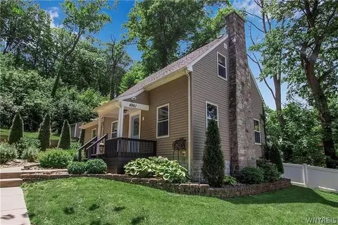 4961 Creek Rd Ext, Lewiston, NY 14092