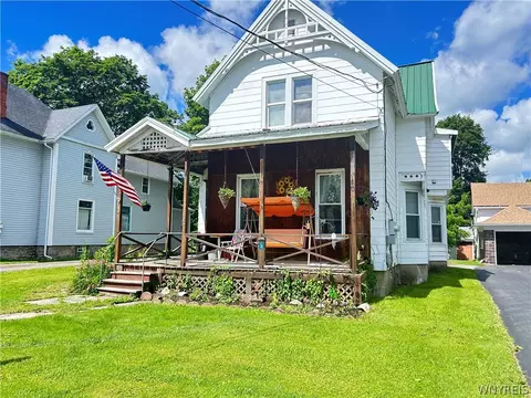 19 Walnut St, Attica, NY 14011