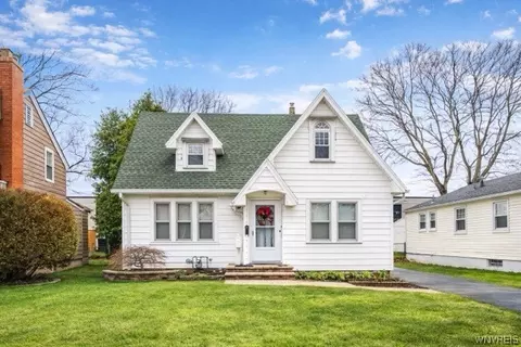 41 Cleverdale Rd, Greece, NY 14616