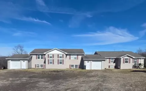 7428 Genesee Rd, Springville, NY 14141
