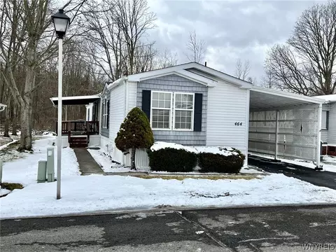 464 Jim Kelly Dr, Lockport, NY 14094