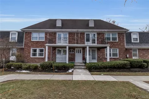1420 Maple Rd #6, Amherst, NY 14221
