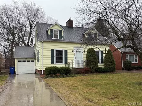 133 Allenhurst Rd, Amherst, NY 14226