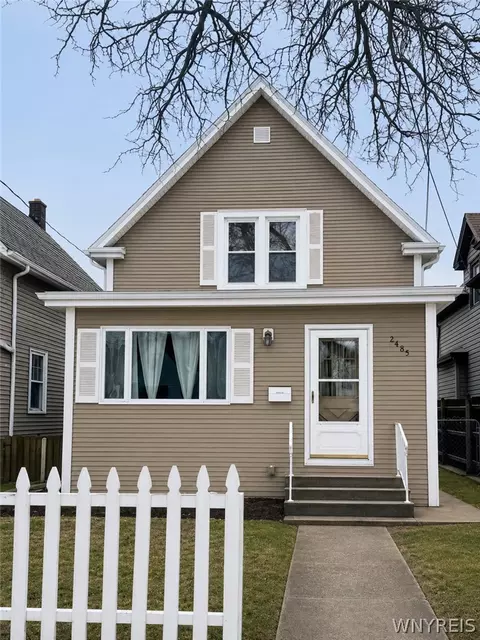 2485 Willow Ave, Niagara Falls, NY 14305