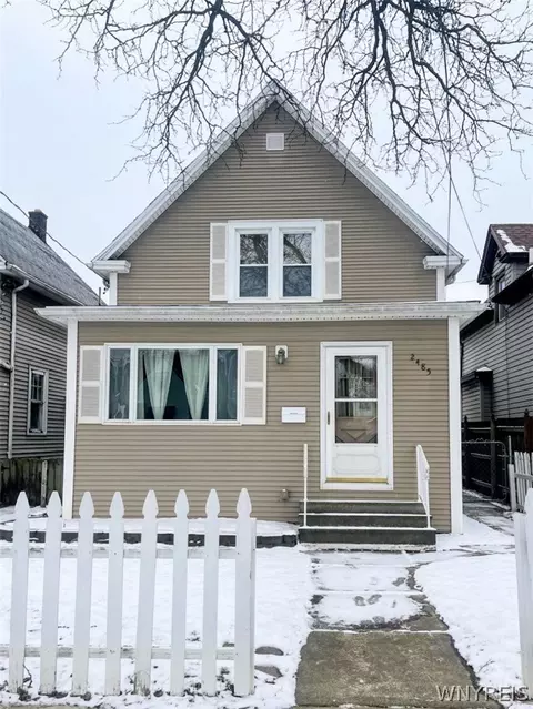 2485 Willow Ave, Niagara Falls, NY 14305