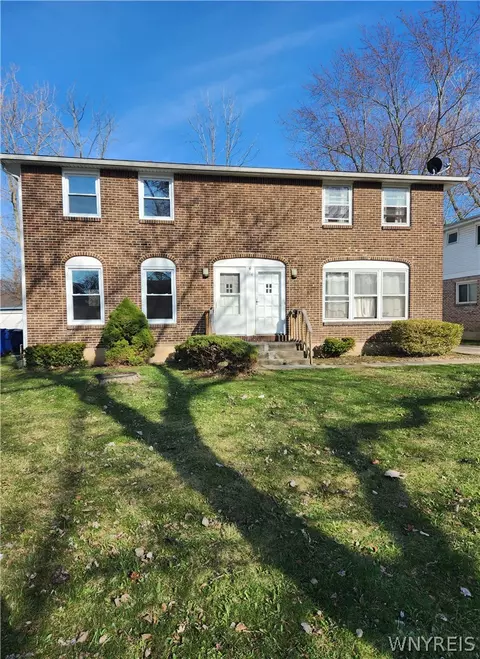 114 E Summerset Ln, Amherst, NY 14228