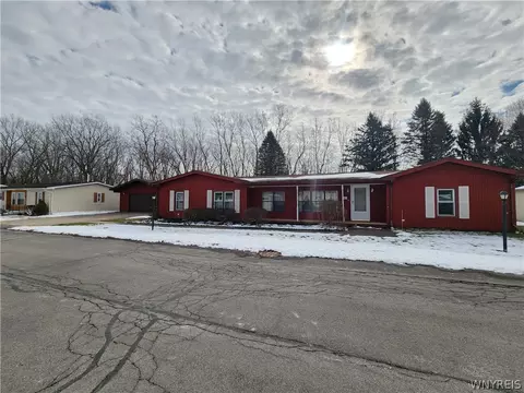 46 Parkside Cir, Cheektowaga, NY 14227
